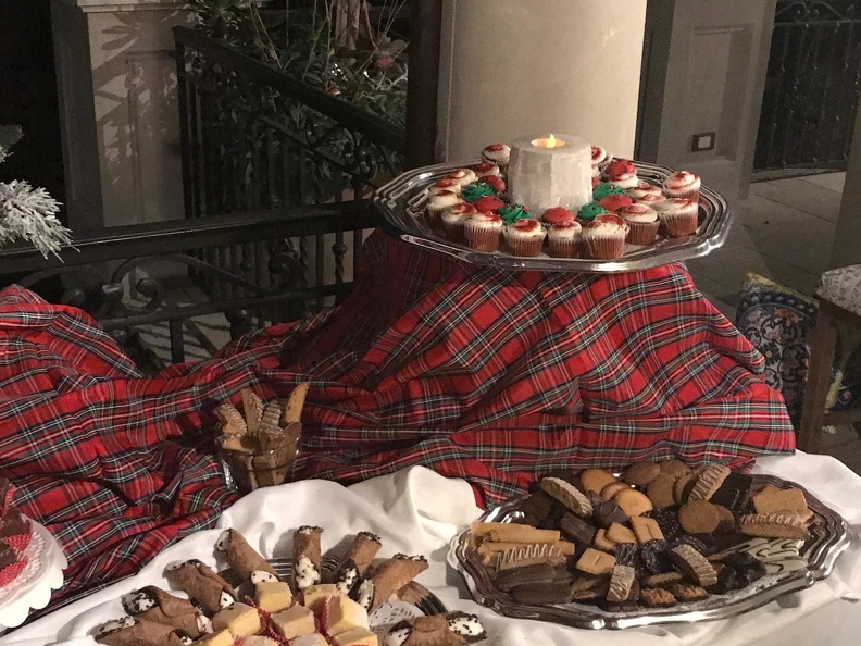 Dessert Table 2.jpg