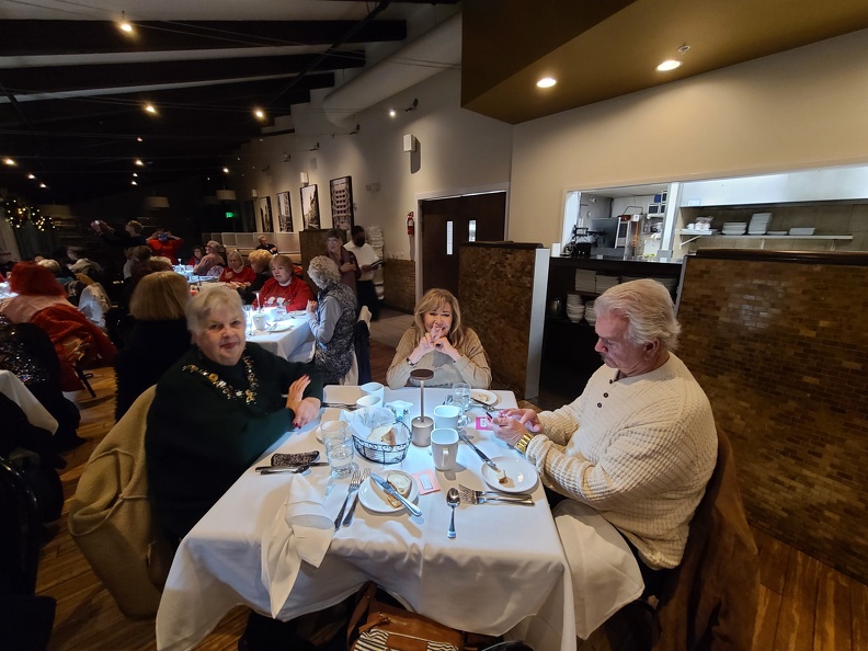 Members at Dinner 2.jpg