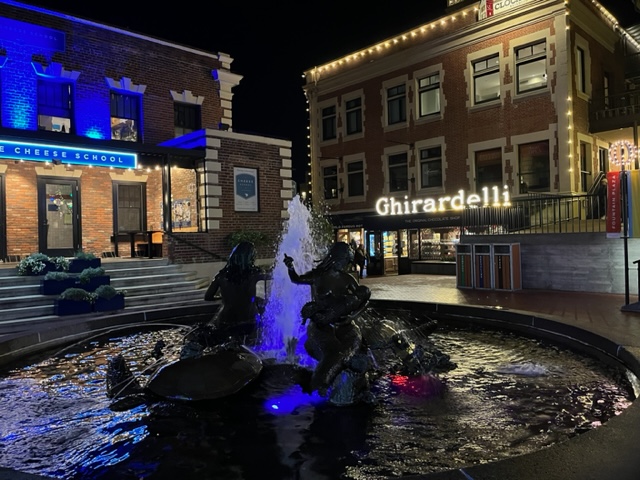 Ghirardelli Square with Fountain.jpg